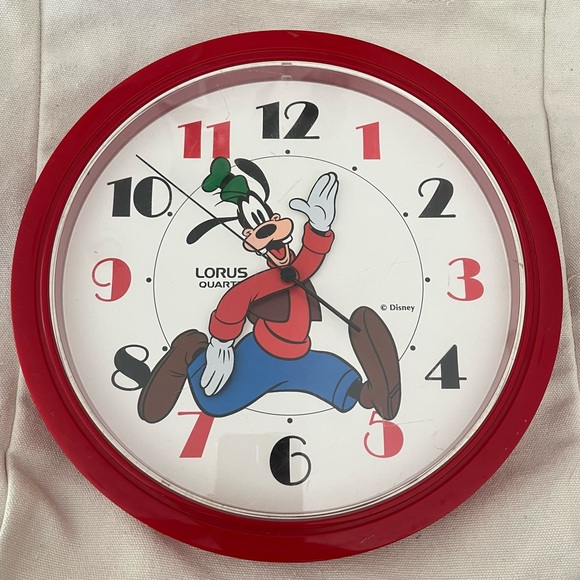 Vintage Walt Disney Goofy 10” Wall Clock Lorus Quartz Japan Red frame Tested - Picture 3 of 10